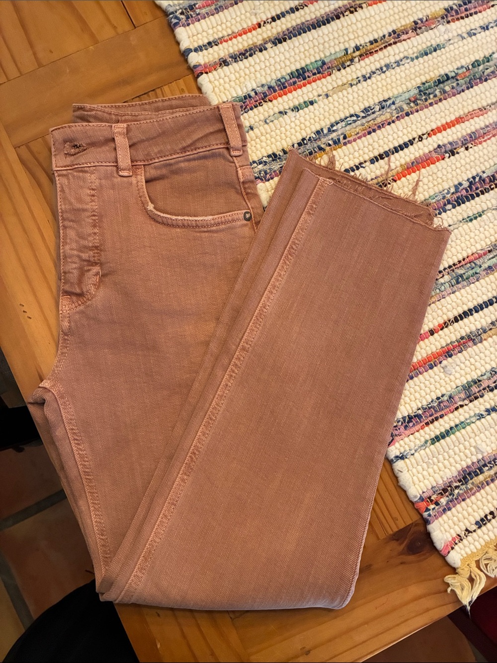 Pilcro Midrise Raw Hem Crop in Dusty Rose